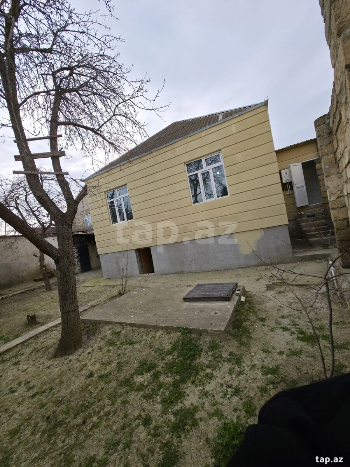 Satılır 4 otaqlı həyət evi