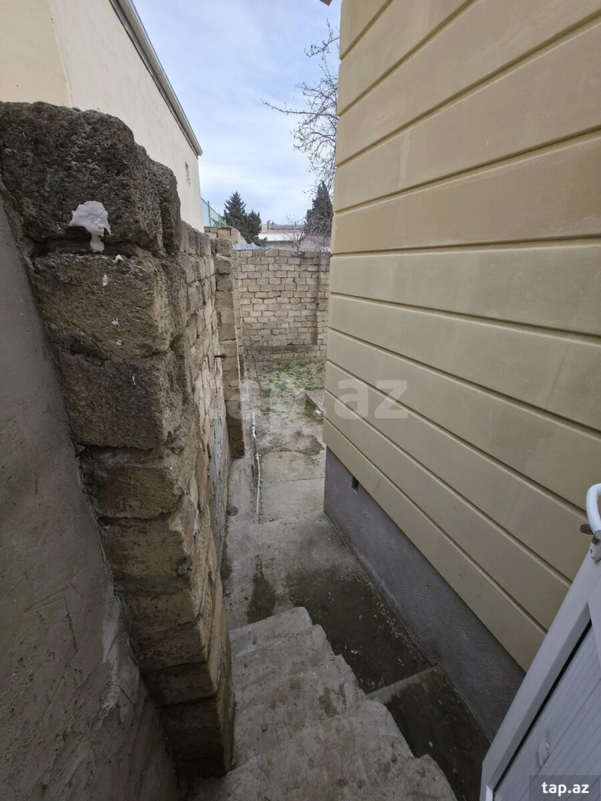 Satılır 4 otaqlı həyət evi