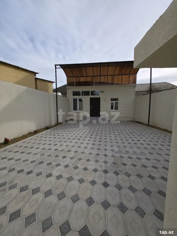 Satılır 4 otaqlı həyət evi