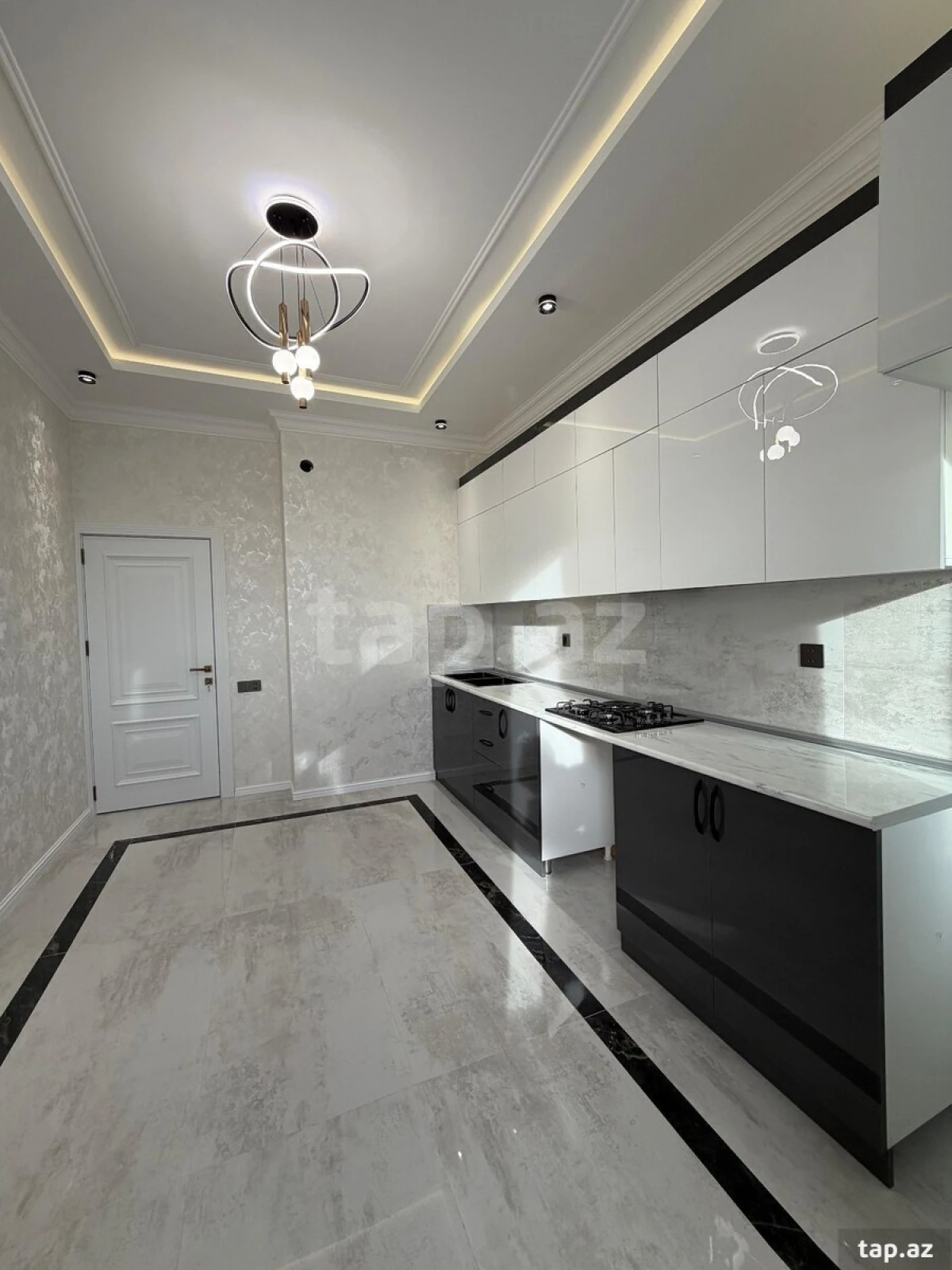 Satılır 2 otaqlı yeni tikili 70 m²