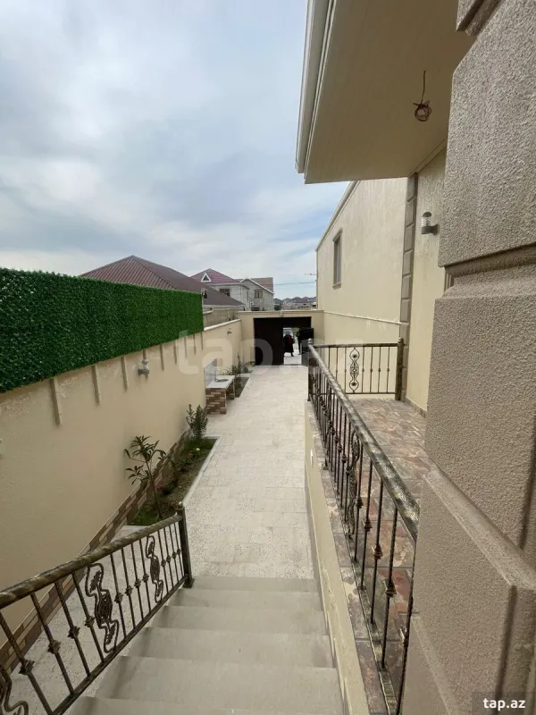 Satılır 4 otaqlı həyət evi