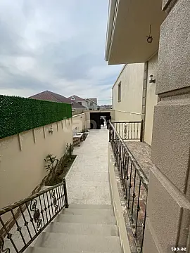Satılır 4 otaqlı həyət evi