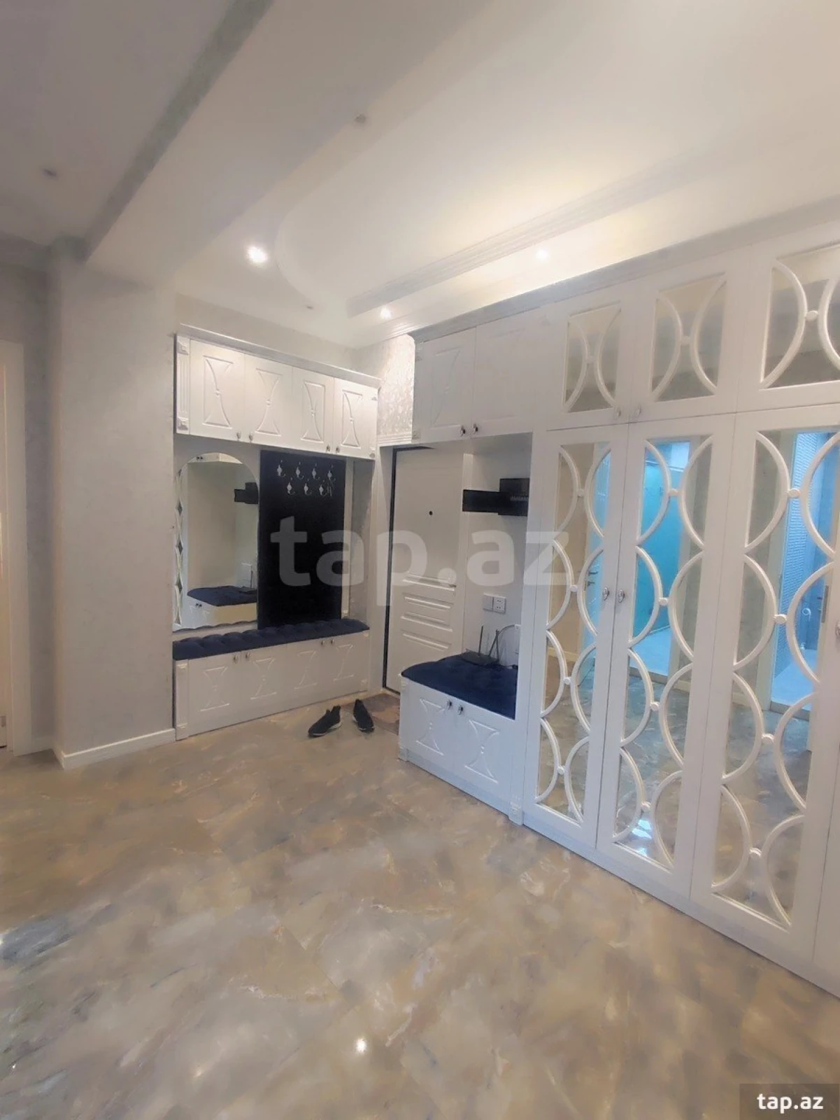 Kirayə verilir 2 otaqlı yeni tikili 92 m²