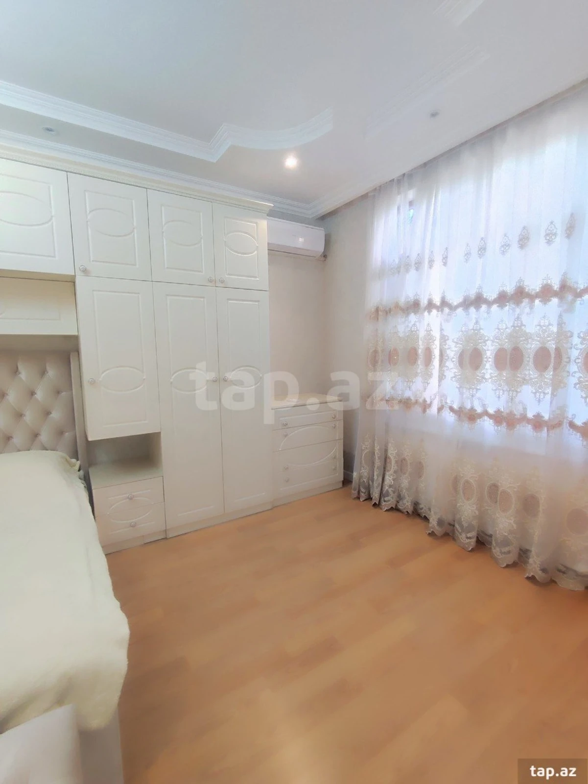 Kirayə verilir 2 otaqlı yeni tikili 92 m²