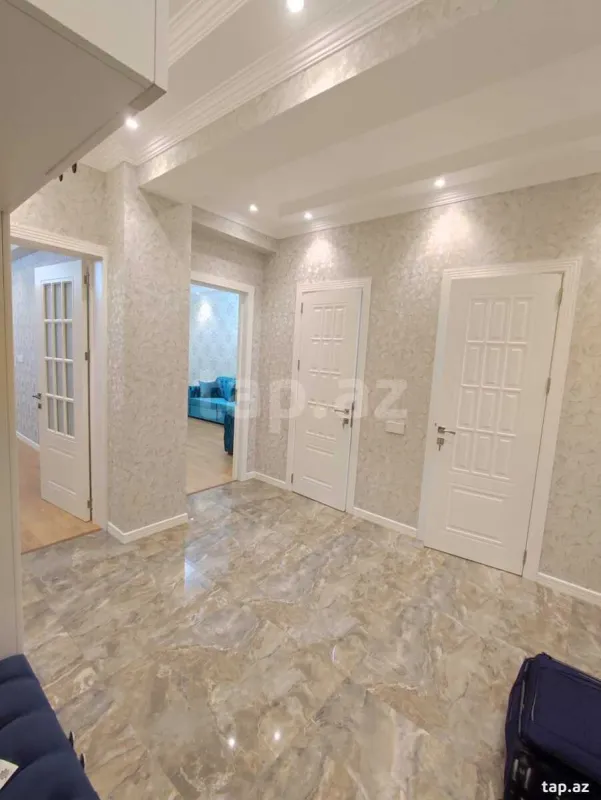 Kirayə verilir 2 otaqlı yeni tikili 92 m²