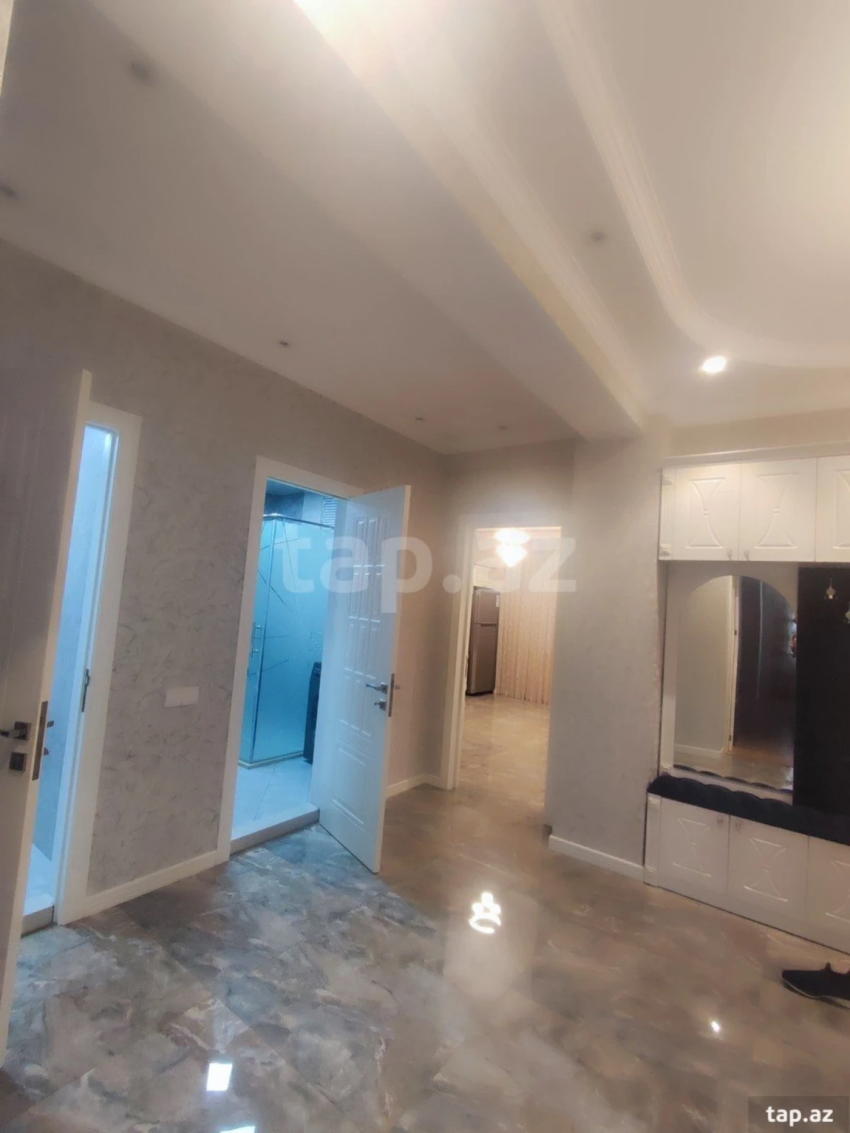 Kirayə verilir 2 otaqlı yeni tikili 92 m²