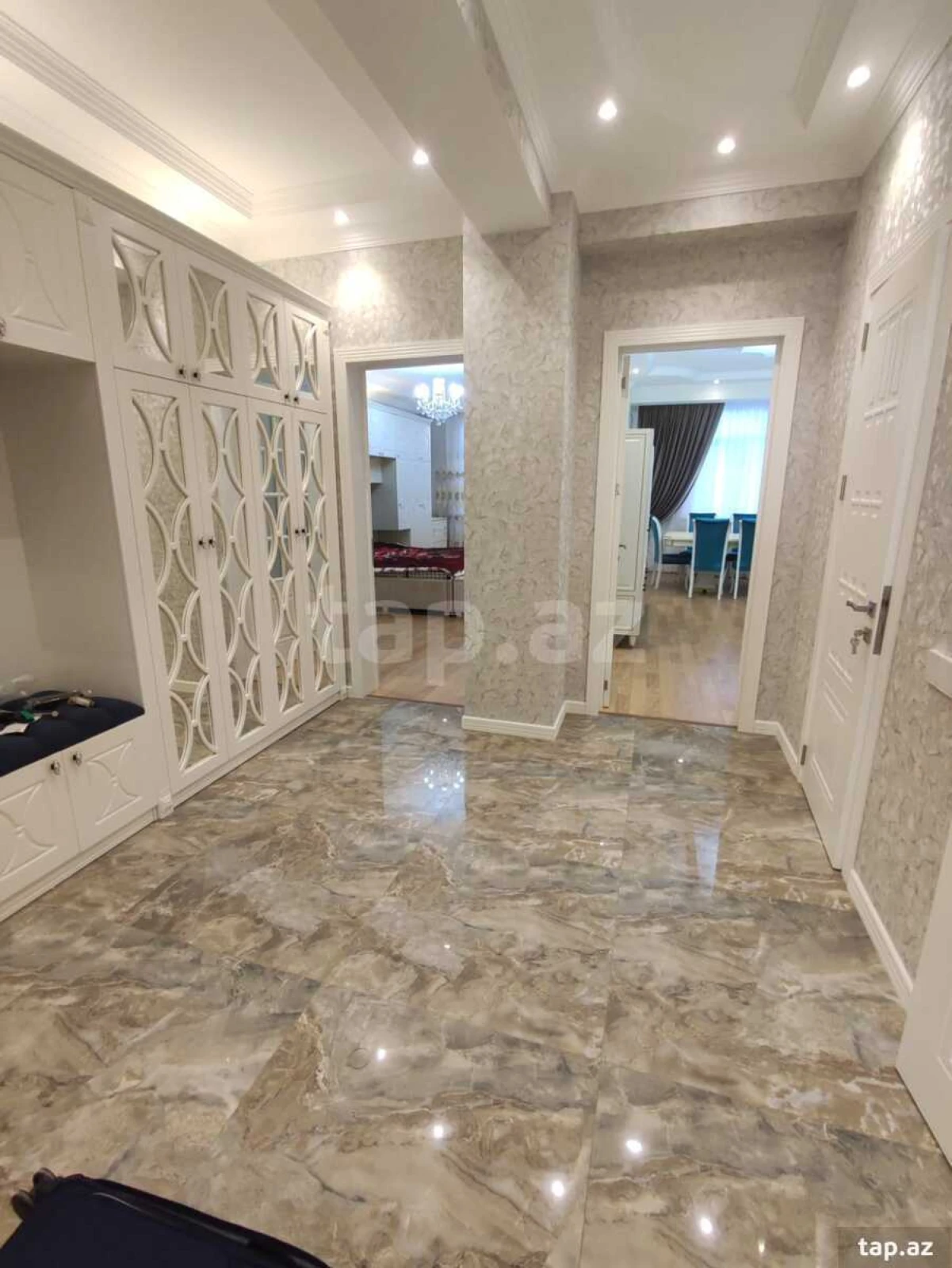 Kirayə verilir 2 otaqlı yeni tikili 92 m²