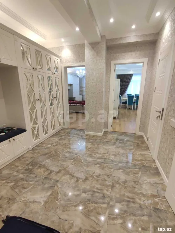 Kirayə verilir 2 otaqlı yeni tikili 92 m²