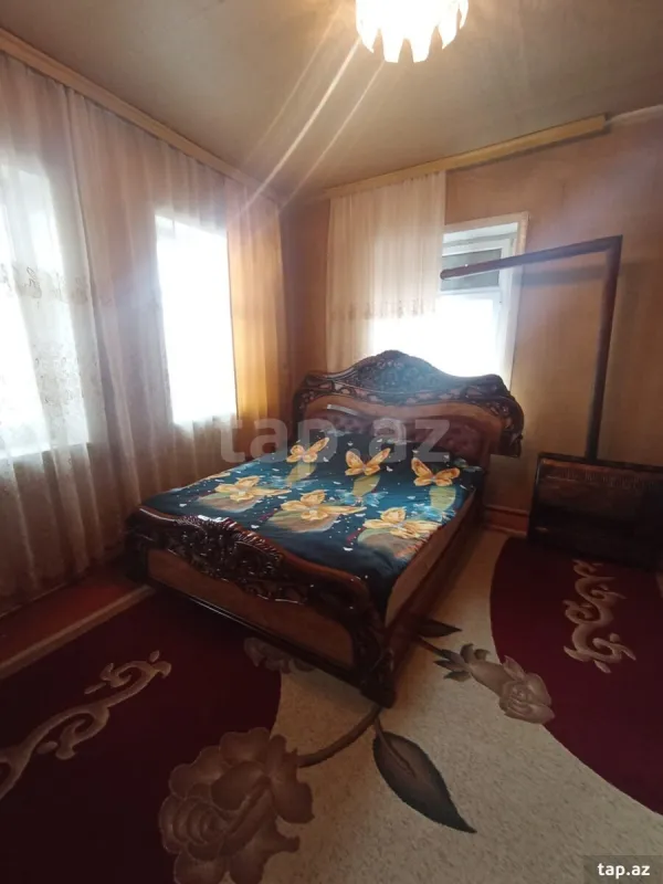 Satılır 5 otaqlı həyət evi