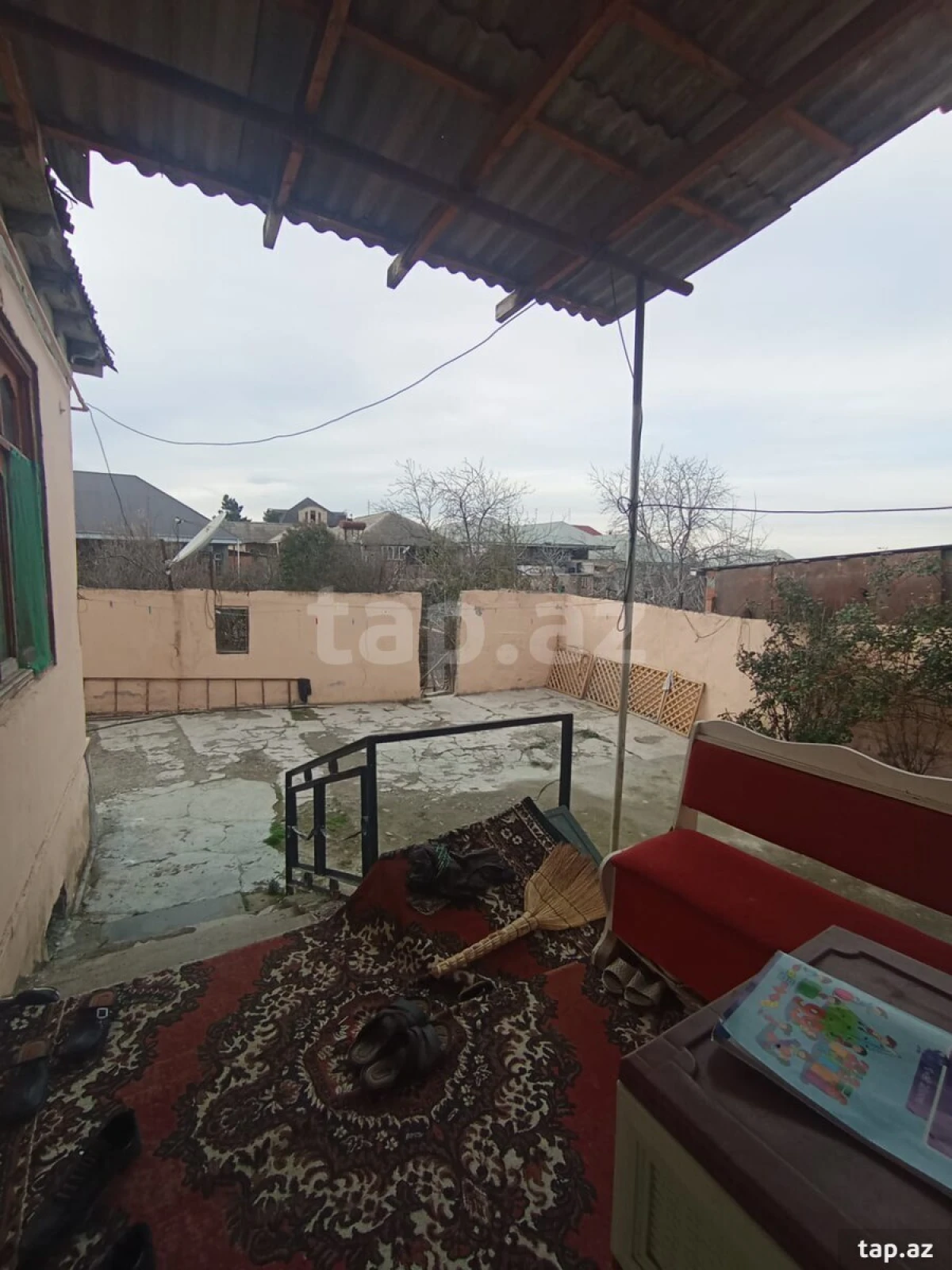 Satılır 5 otaqlı həyət evi