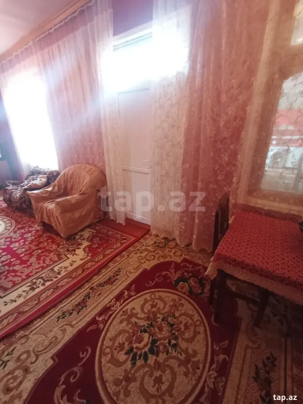 Satılır 5 otaqlı həyət evi