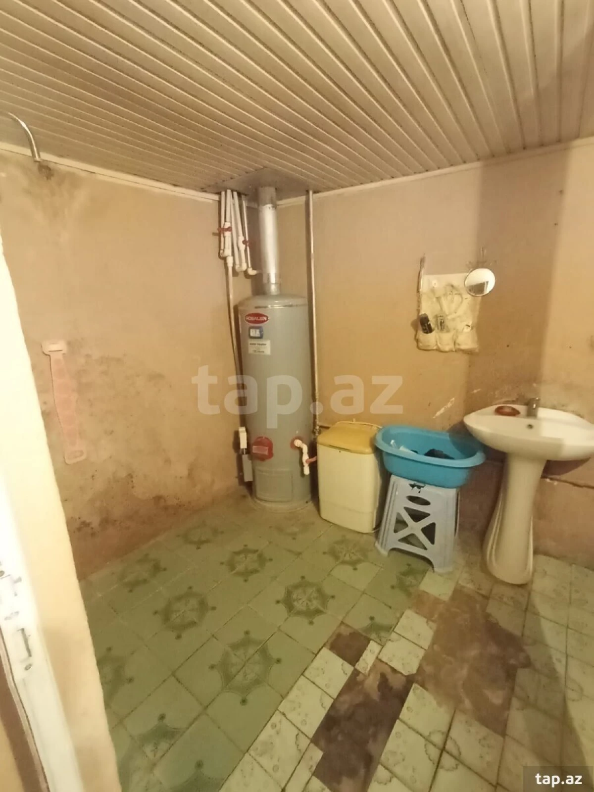 Satılır 5 otaqlı həyət evi