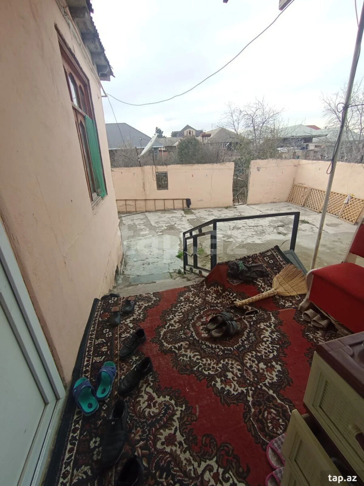 Satılır 5 otaqlı həyət evi