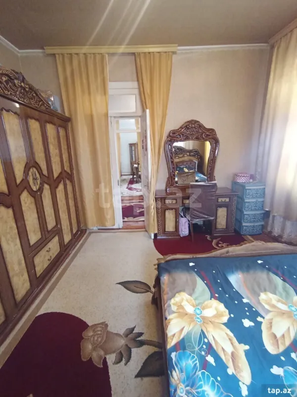 Satılır 5 otaqlı həyət evi
