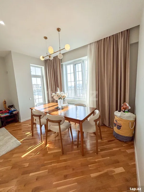 Satılır 2 otaqlı yeni tikili 95 m²