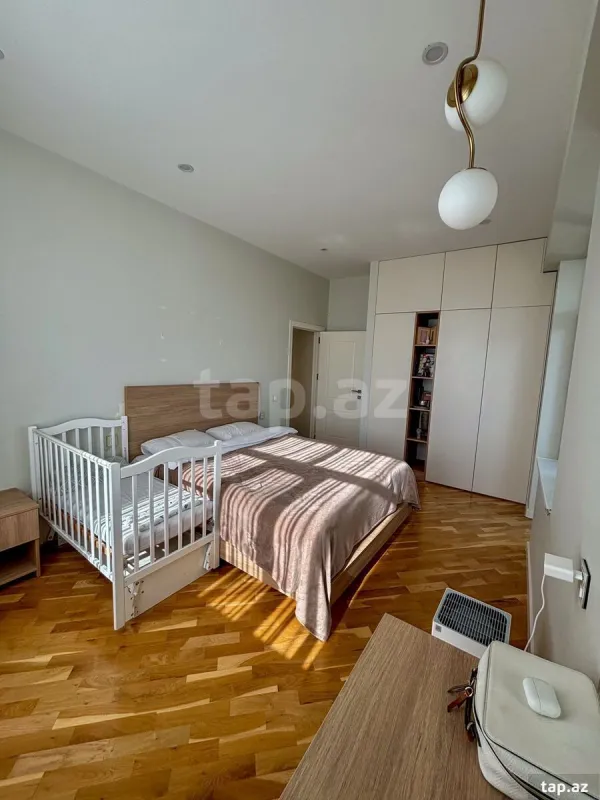 Satılır 2 otaqlı yeni tikili 95 m²