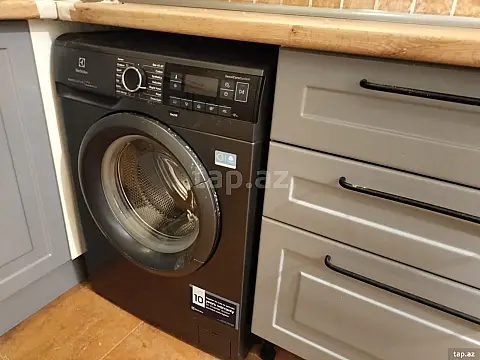 Kirayə verilir 2 otaqlı yeni tikili 96 m²