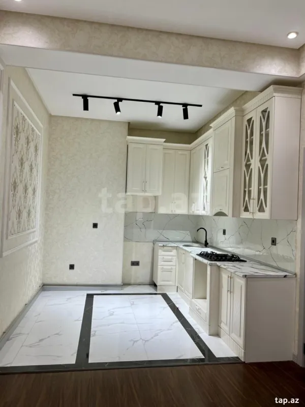 Kirayə verilir 3 otaqlı yeni tikili 100 m²