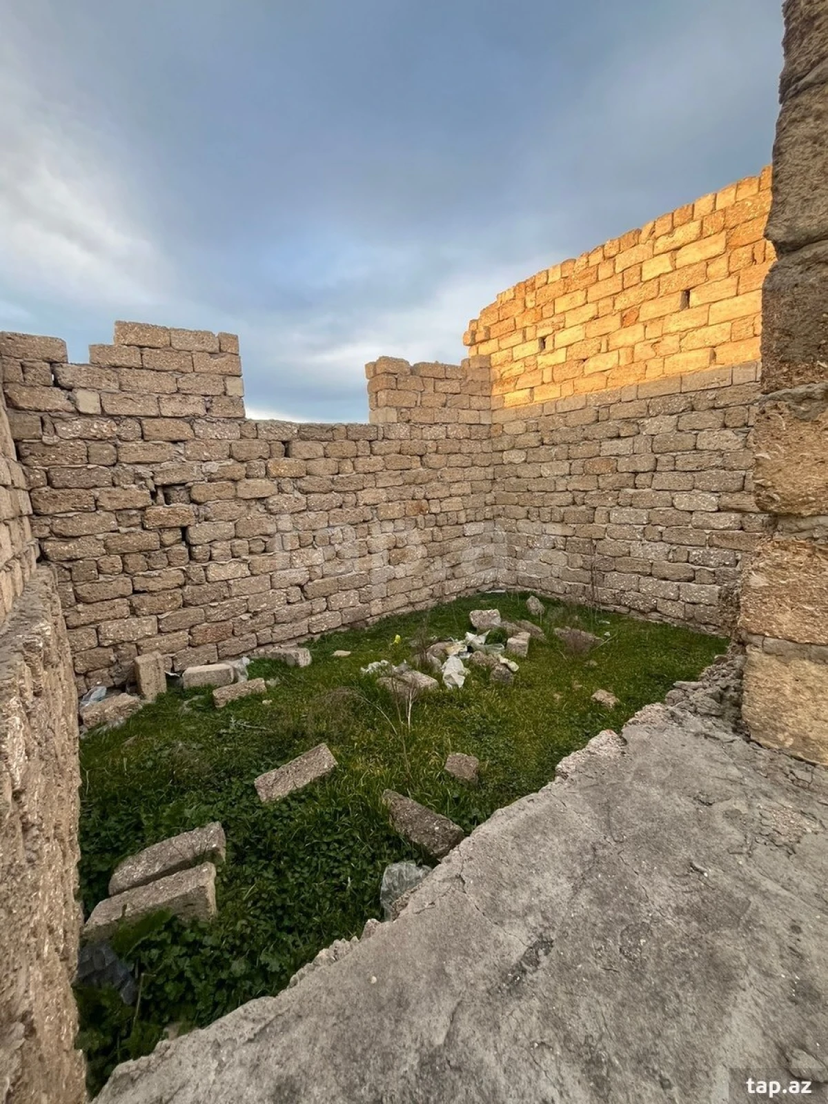 Satılır 4 otaqlı həyət evi 80 m²