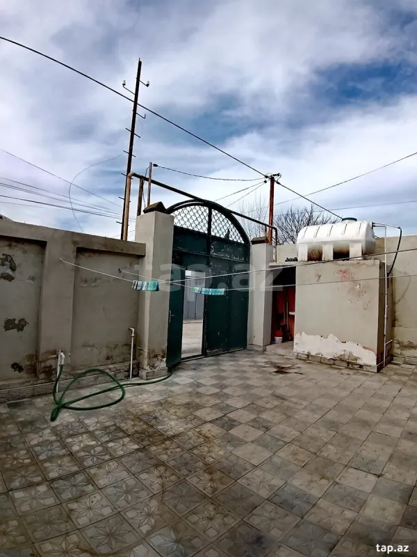 Satılır 4 otaqlı həyət evi