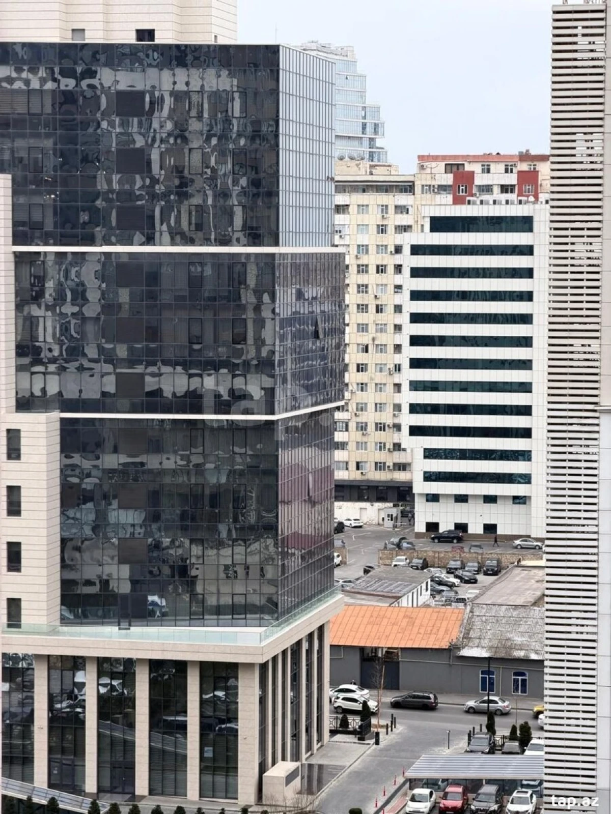 Satılır 3 otaqlı yeni tikili 127.4 m²