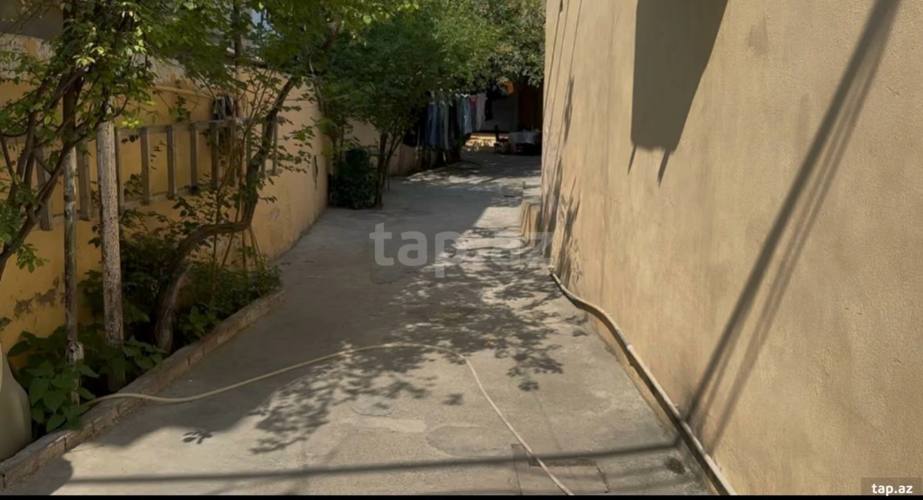 Satılır 4 otaqlı həyət evi