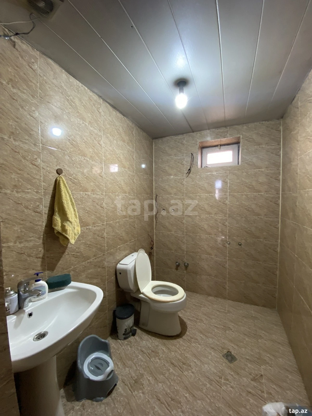 Satılır 5 otaqlı həyət evi 200 m²