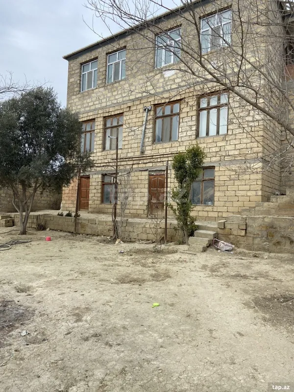 Satılır 5 otaqlı həyət evi 200 m²