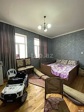 Satılır 5 otaqlı həyət evi 200 m²