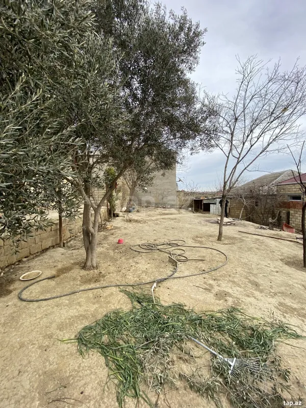 Satılır 5 otaqlı həyət evi 200 m²