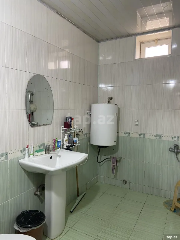 Satılır 5 otaqlı həyət evi 200 m²