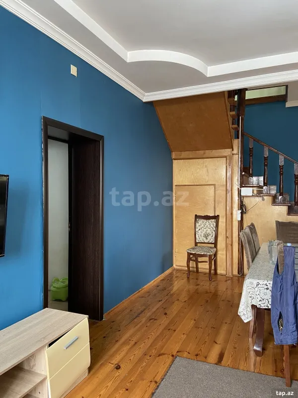 Satılır 5 otaqlı həyət evi 200 m²