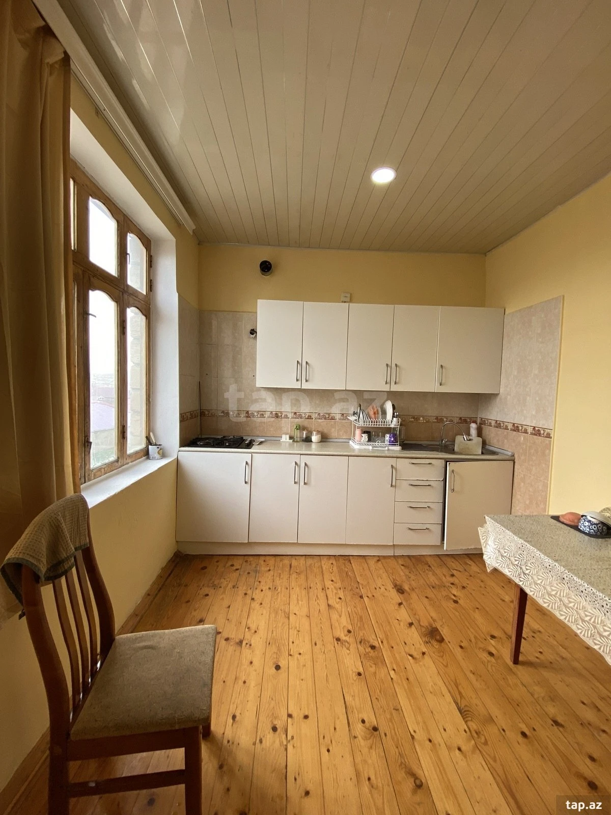 Satılır 5 otaqlı həyət evi 200 m²