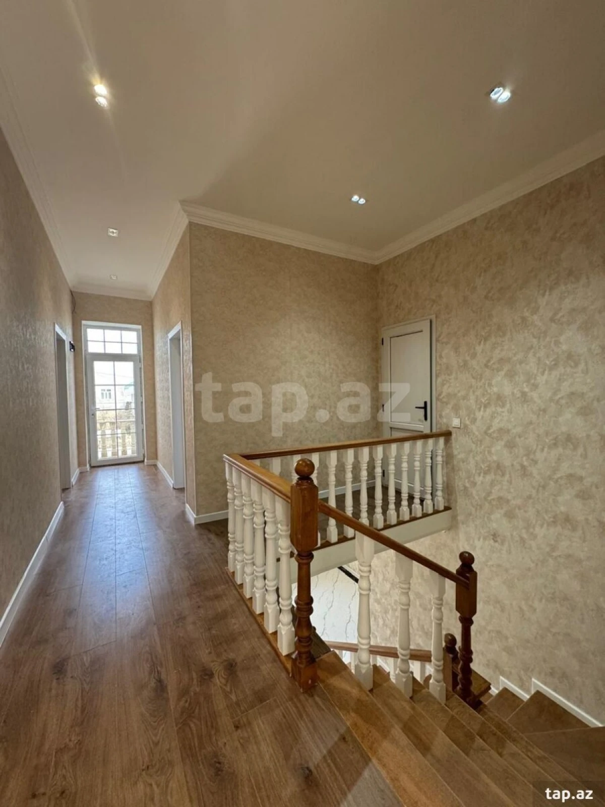 Satılır 6 otaqlı həyət evi