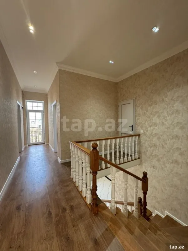 Satılır 6 otaqlı həyət evi