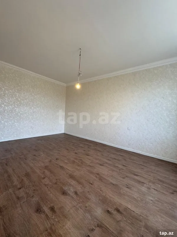 Satılır 6 otaqlı həyət evi