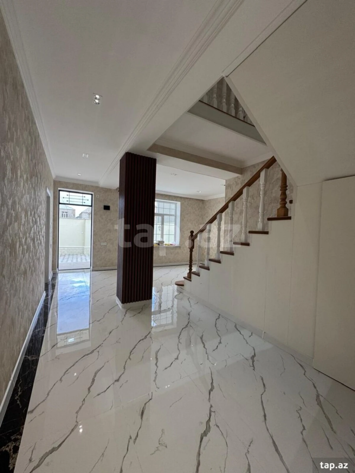 Satılır 6 otaqlı həyət evi