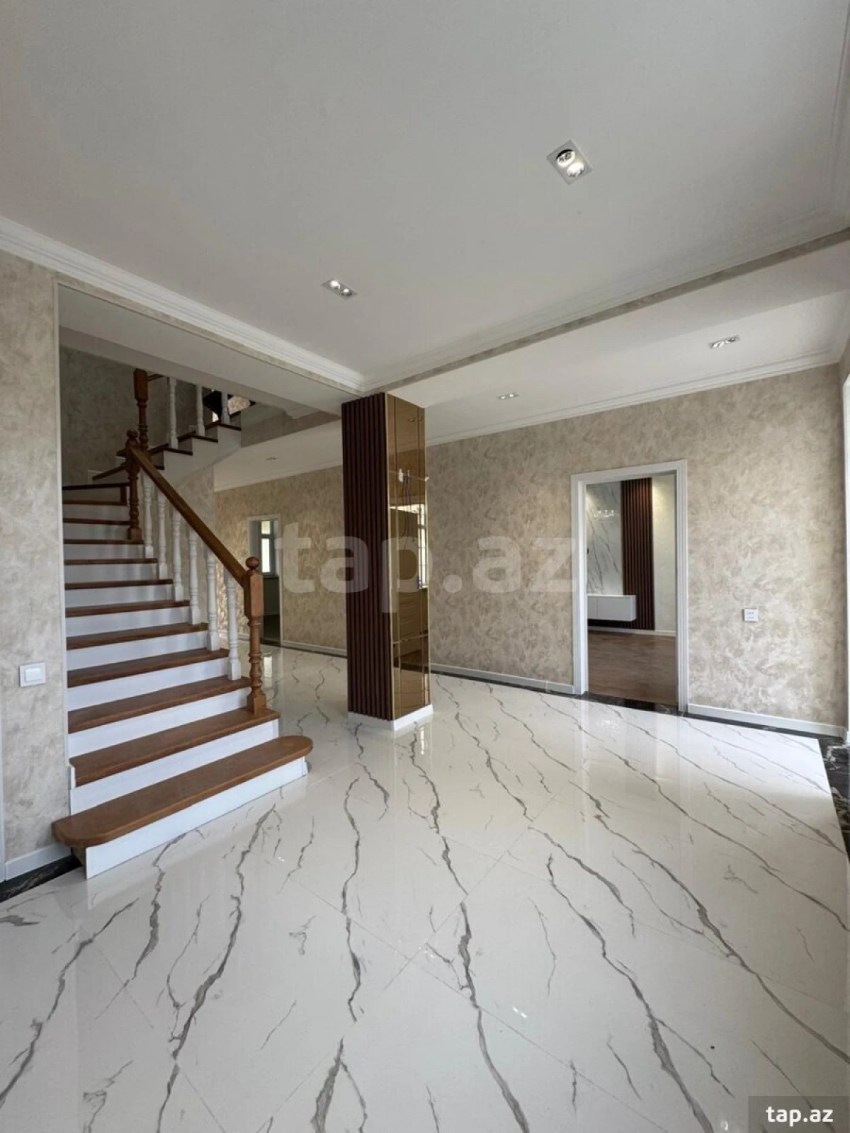 Satılır 6 otaqlı həyət evi