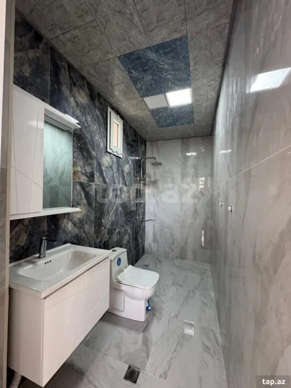 Satılır 6 otaqlı həyət evi