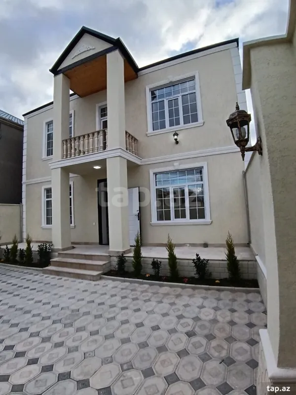 Satılır 6 otaqlı həyət evi