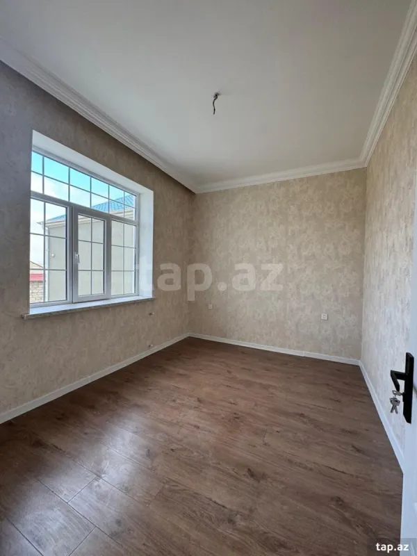 Satılır 6 otaqlı həyət evi