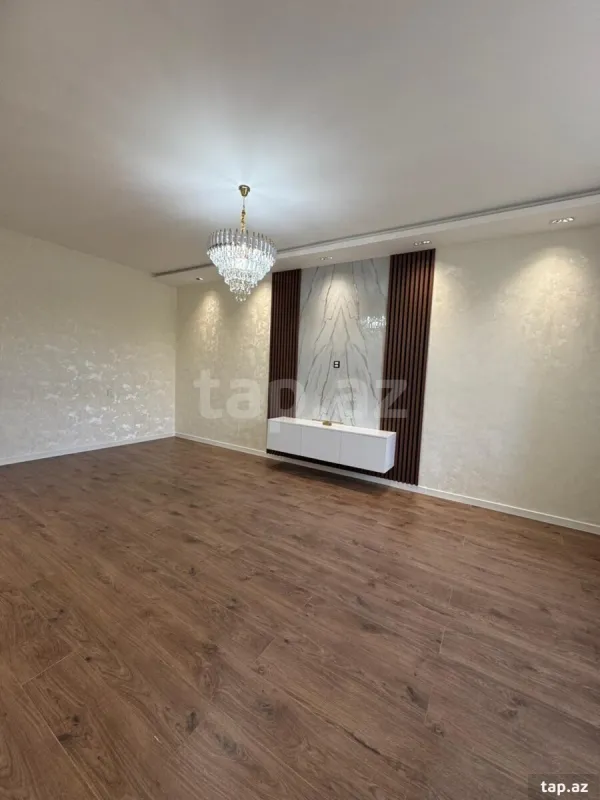 Satılır 6 otaqlı həyət evi