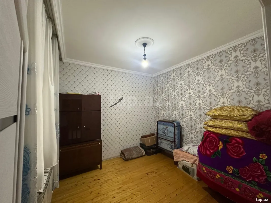 Satılır 4 otaqlı həyət evi