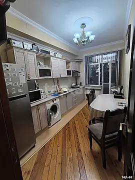 Satılır 3 otaqlı yeni tikili 100 m²