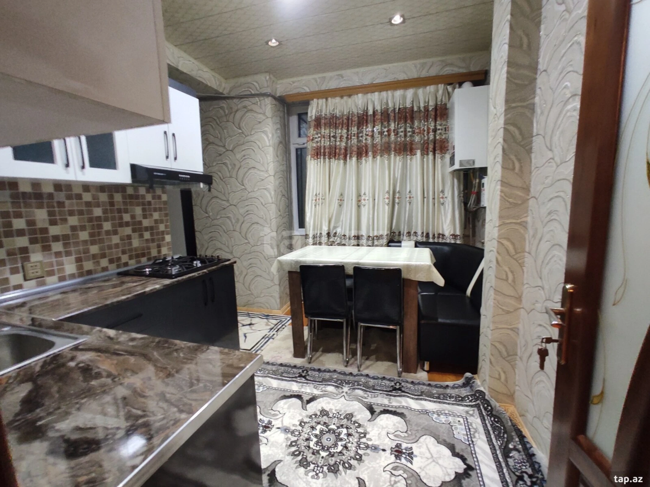 Kirayə verilir 2 otaqlı yeni tikili 65 m²