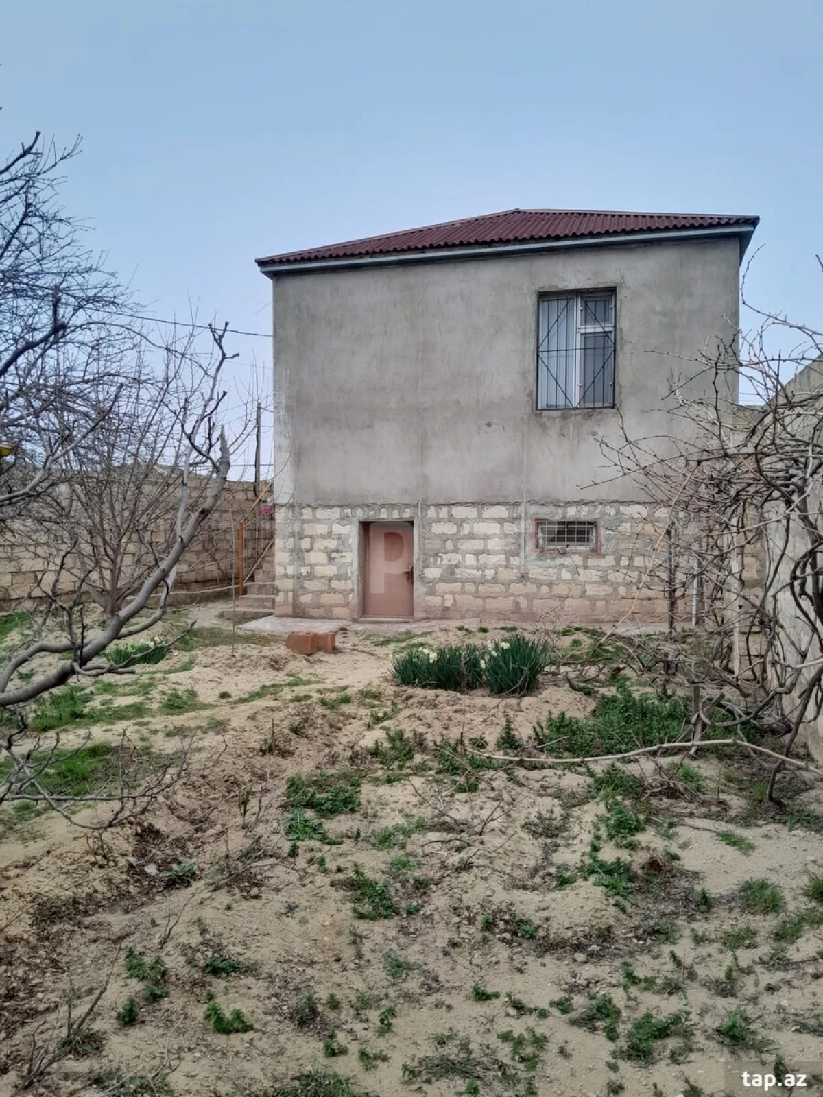 Satılır 2 otaqlı həyət evi