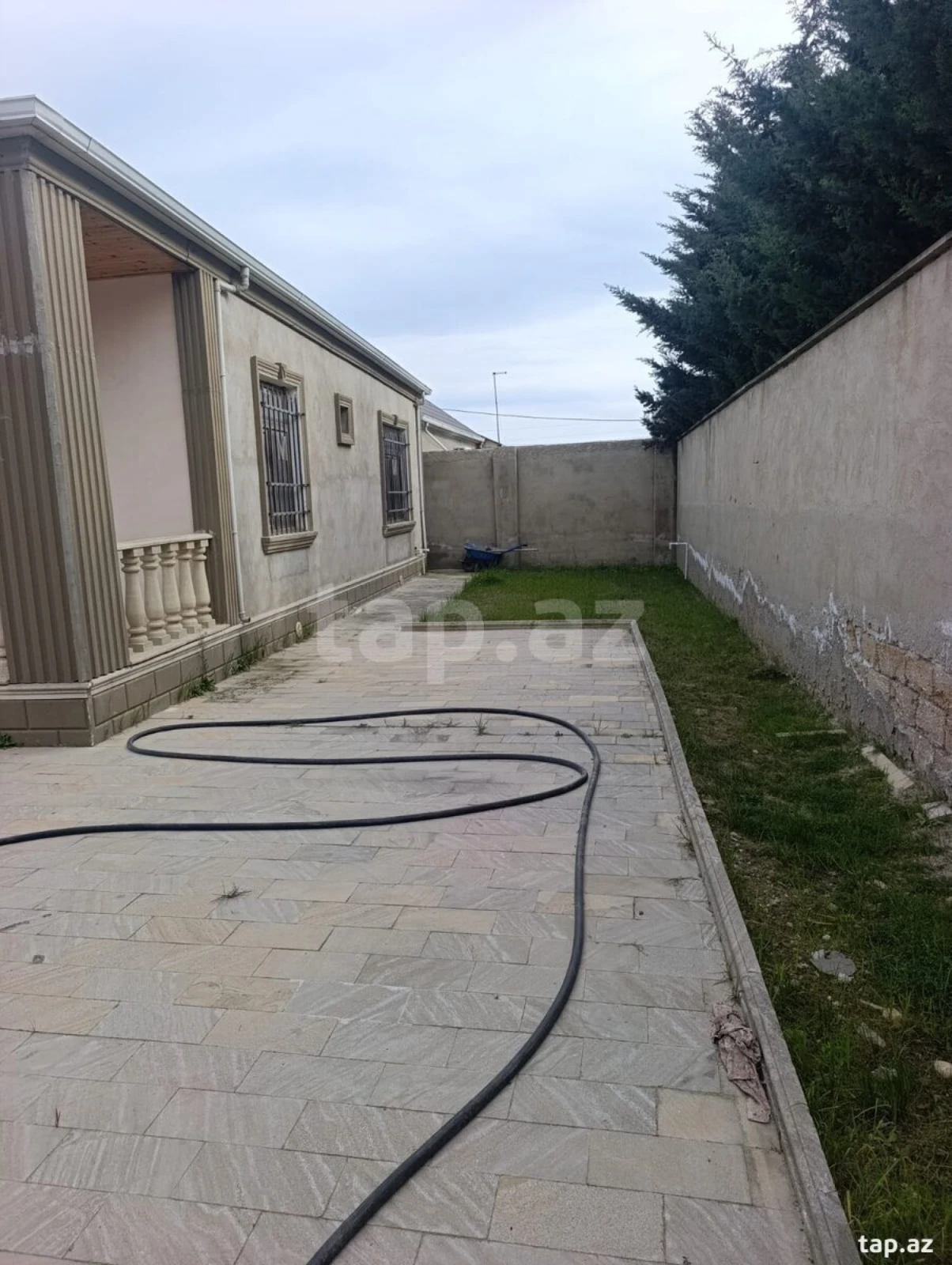 Satılır 3 otaqlı həyət evi