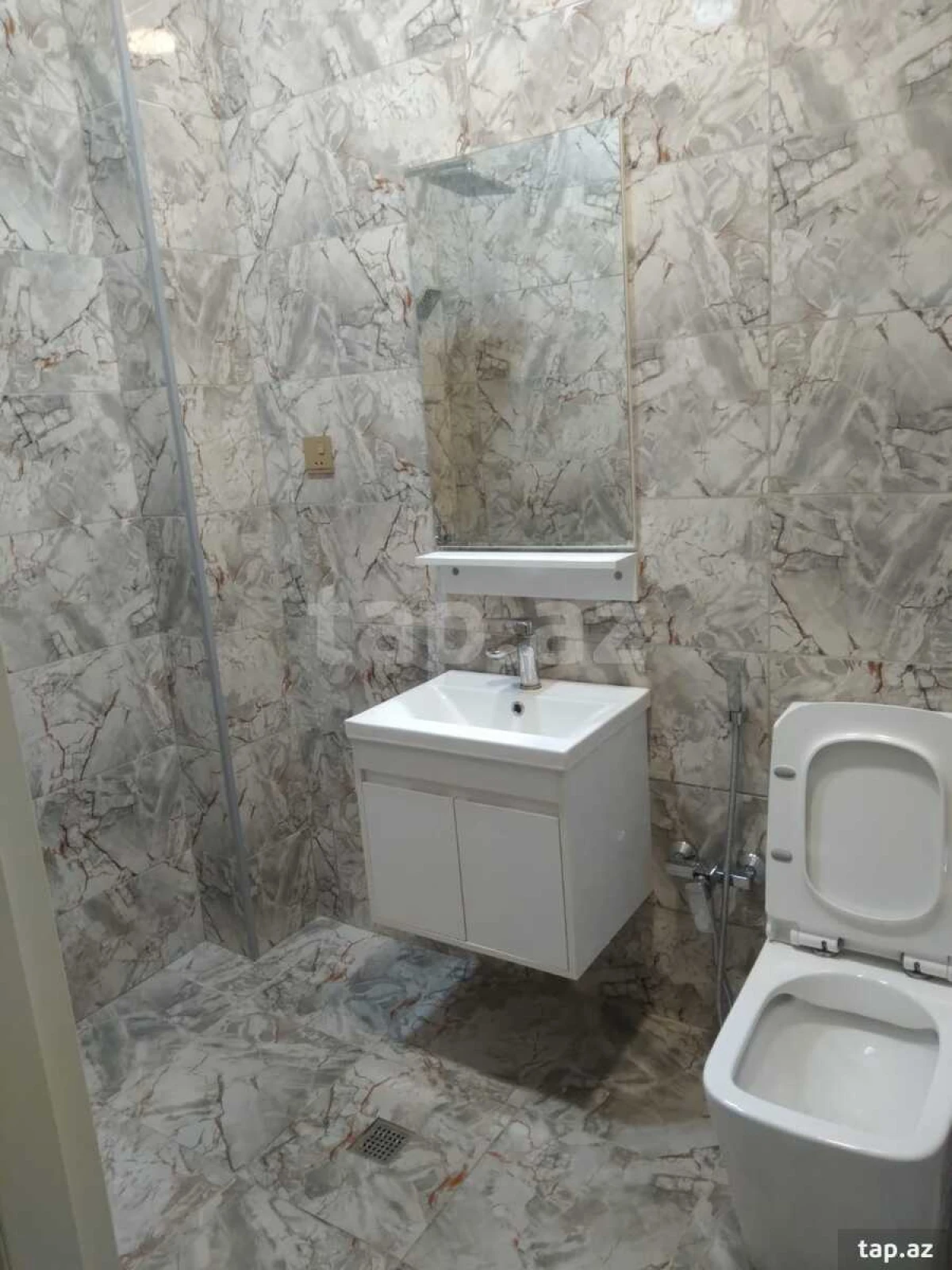 Kirayə verilir 2 otaqlı yeni tikili 50 m²