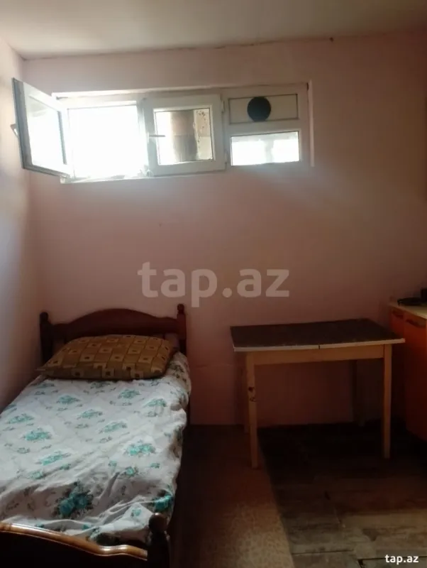 Kirayə verilir 1 otaqlı həyət evi