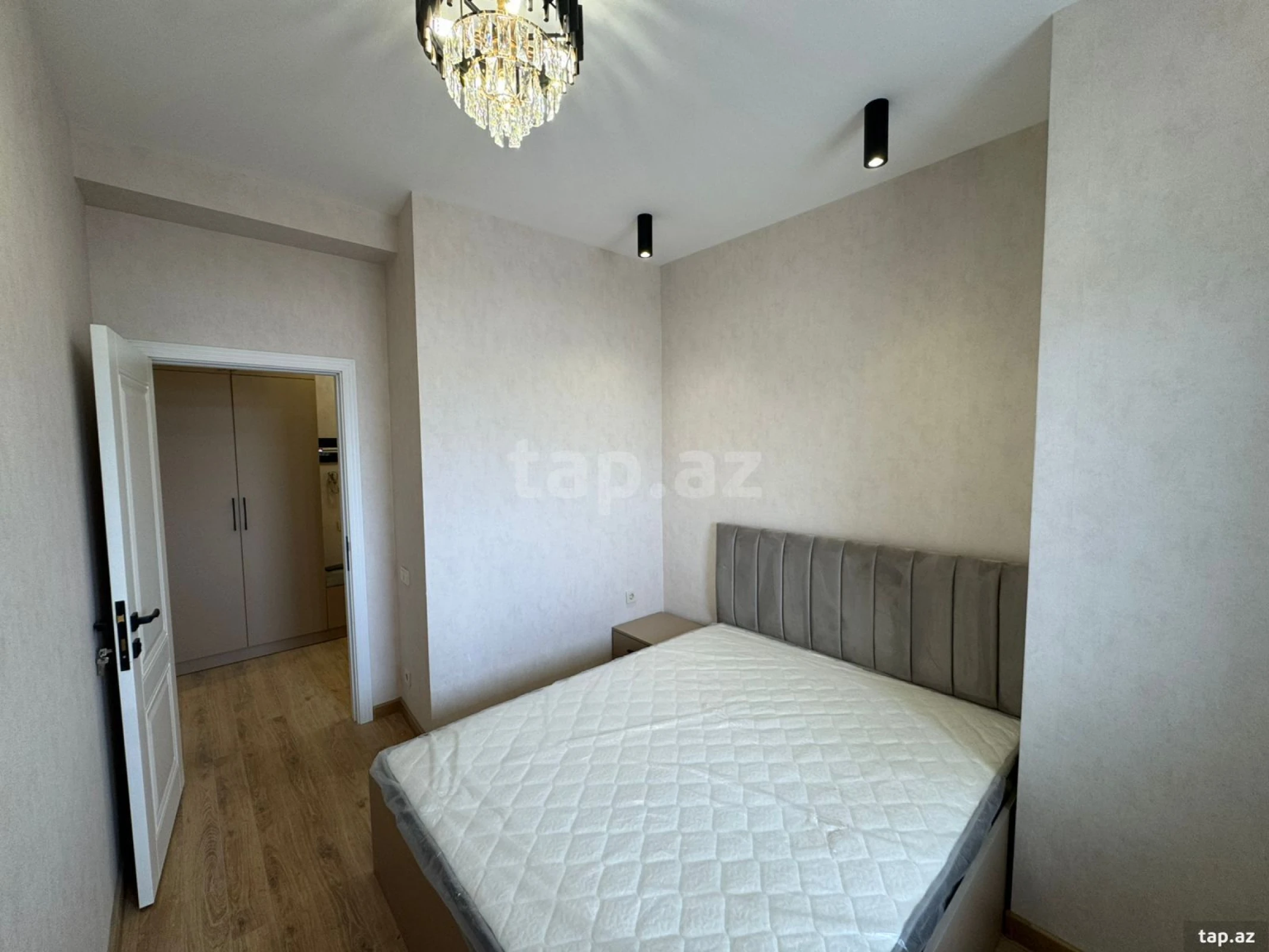 Kirayə verilir 3 otaqlı yeni tikili 80 m²